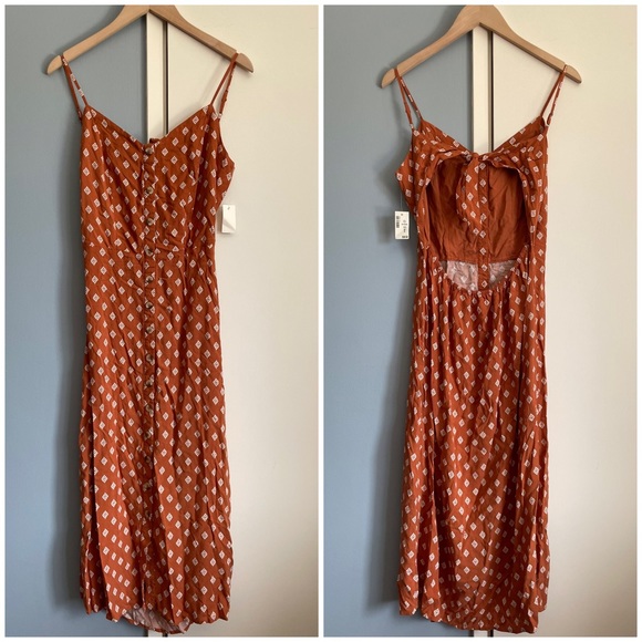 Aeropostale Dresses & Skirts - AEROPOSTALE geometric printed open back dress